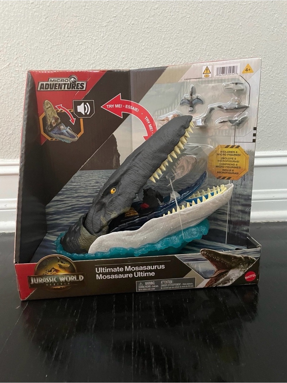 Mosasaurus Playset, 7
Interactive Features & Sound FX, 6 Micro Figures